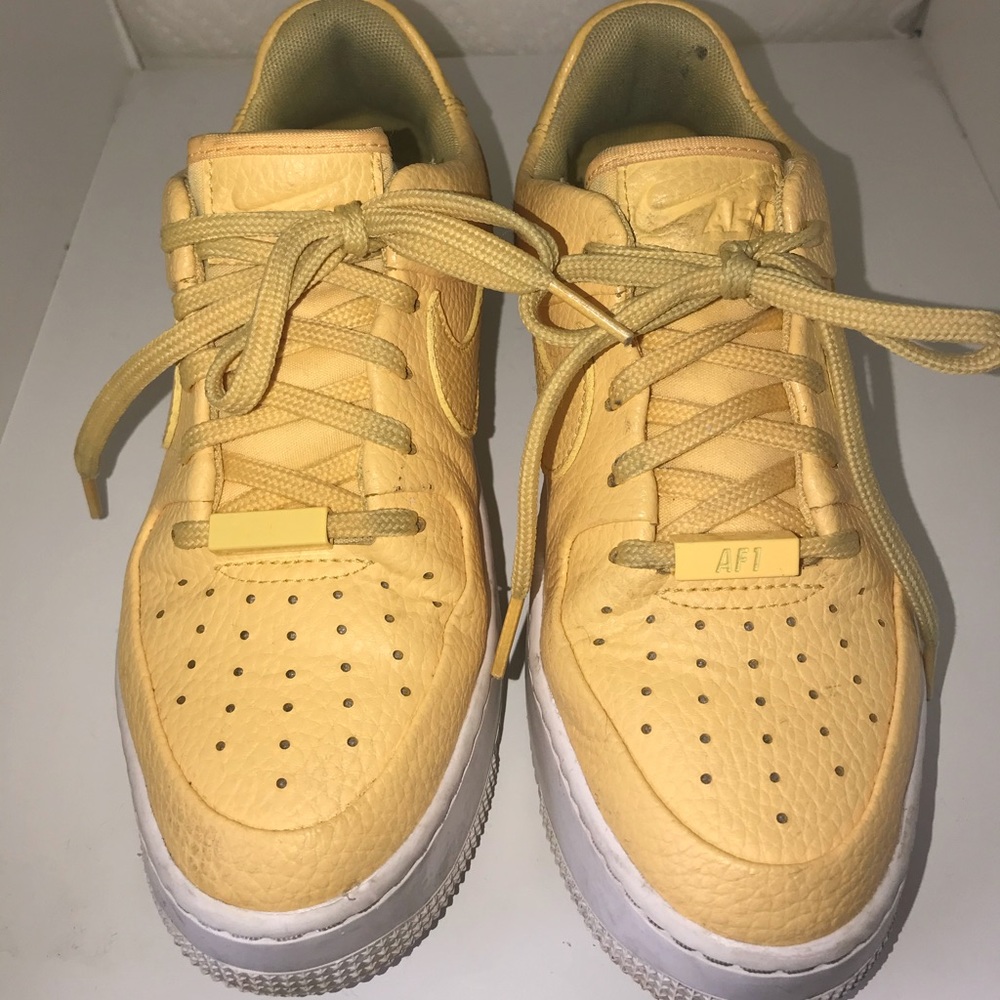 Nike Air Force 1 Sage Low
